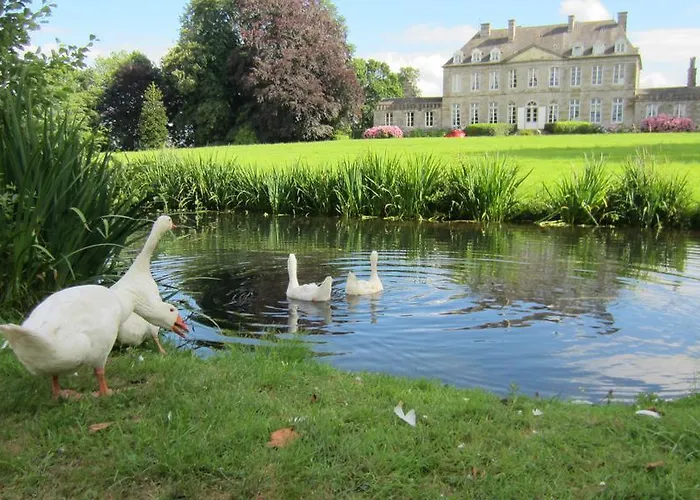 بيت للعطل Chateau De Bouceel Mont Saint Michel *